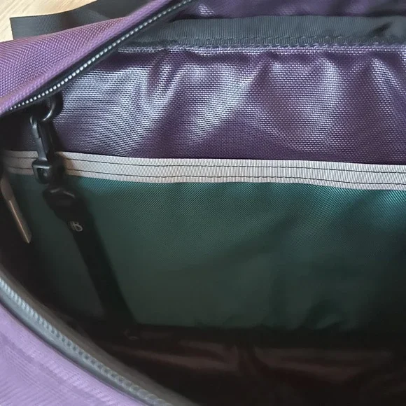 Tom Bihn Discontinued Retired Le Grand Derriere Hip Pack Purple Red Rare US Made - Picture 7 of 16